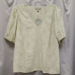 RYEGRASS Floral Embossed Top